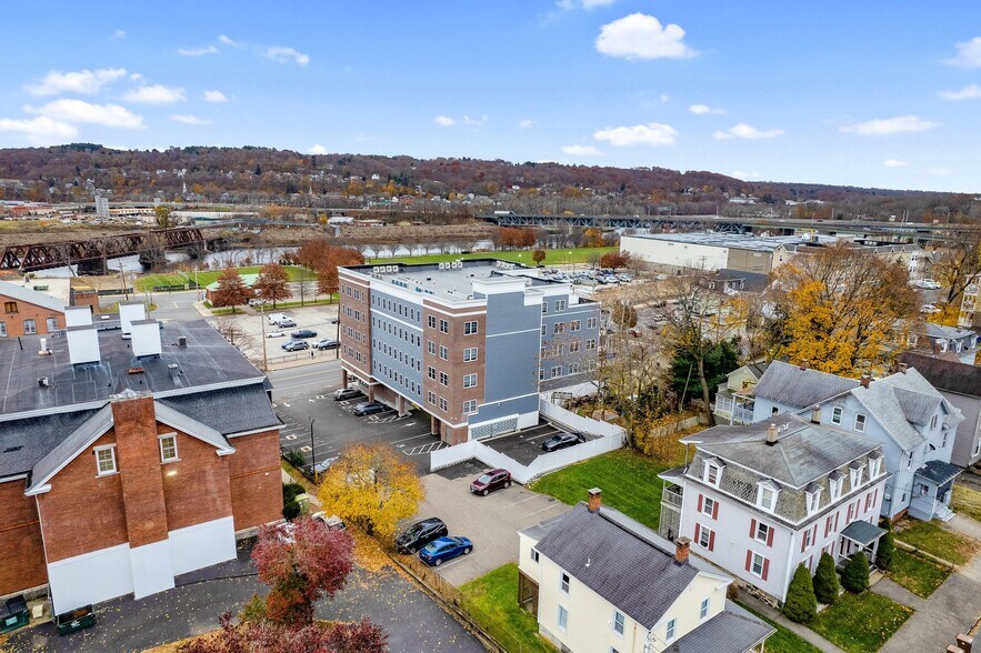 More Photos Of 356 Howe Ave, Shelton Apartments For Lease