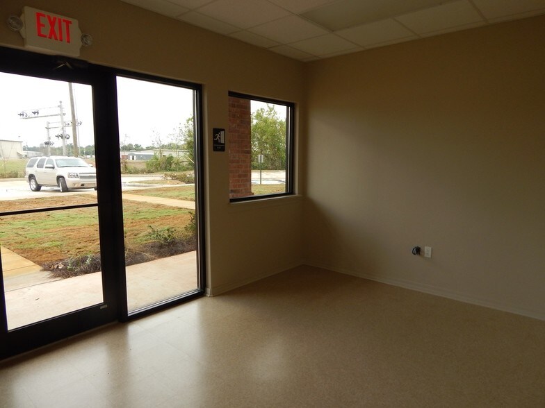 More Photos Of 5015 Shed Rd, Bossier City Freestanding For Sale