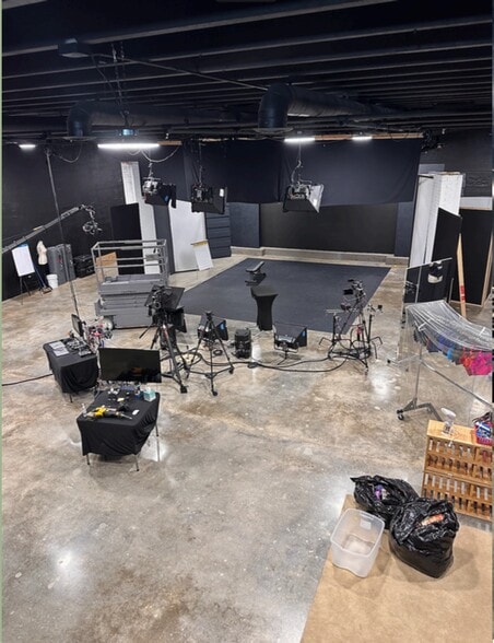More Photos Of 3055-3075 SW 28th St, Miami Warehouse For Sale