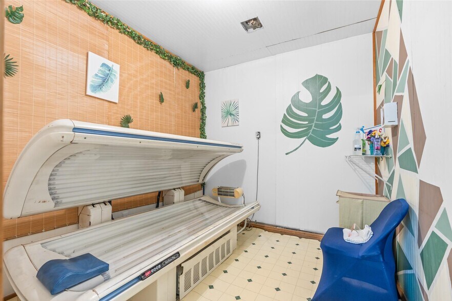 More Photos Of 110 E Franklin St, Hillsboro Health Club For Sale