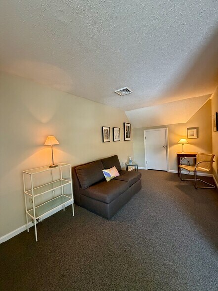 More Photos Of 433 US Route 1, York Medical For Sale