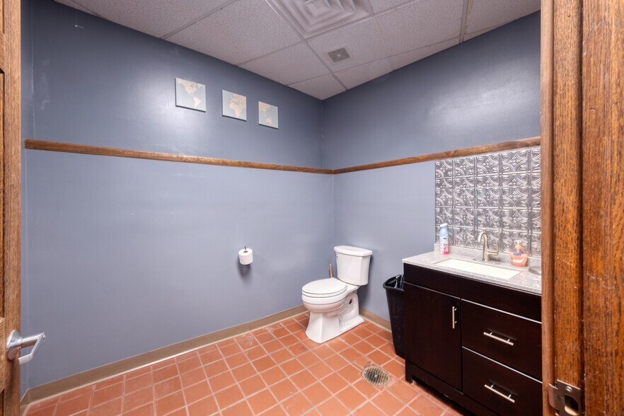 More Photos Of 1301 Grandview Ave, Pittsburgh Office For Lease