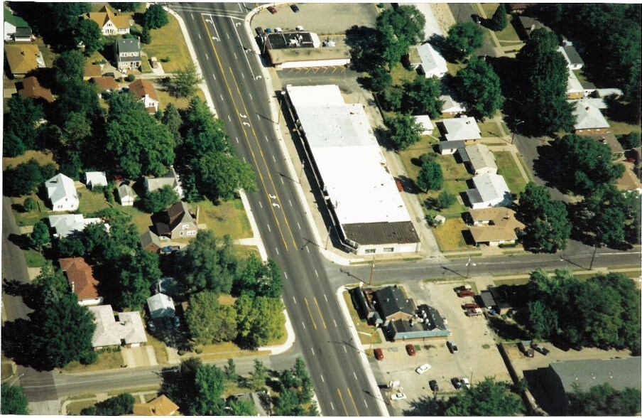 More Photos Of 1500-1532 N 8th St, Pekin General Retail For Lease