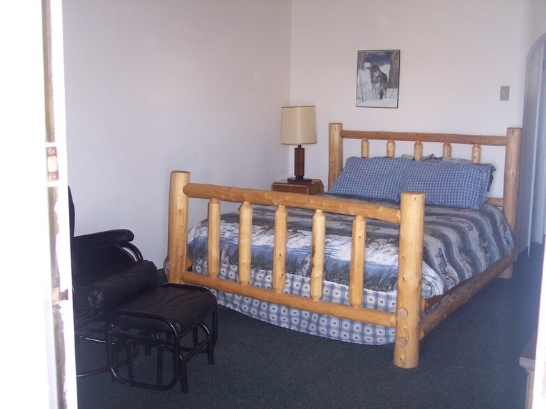 More Photos Of 105 E 5th St, Murdo Hotel For Sale