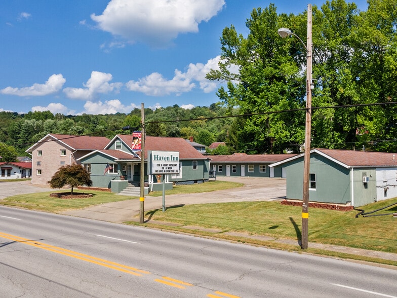 Primary Photo Of 302 Wheeling Ave, Glen Dale Hotel For Sale