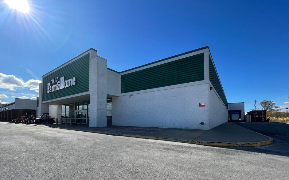 Primary Photo Of 1050-1080 S Main St, Bowling Green Unknown For Lease