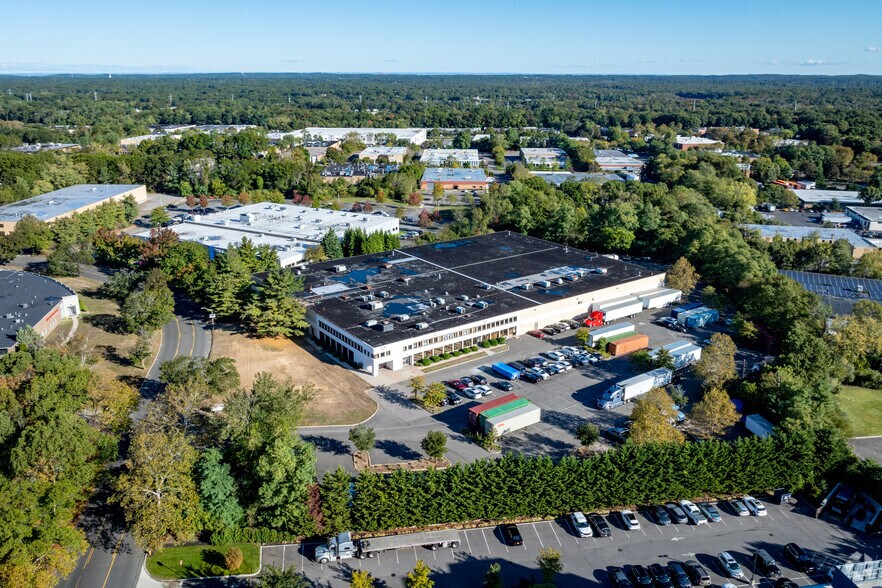 More Photos Of 55 Kennedy Dr, Hauppauge Flex For Lease