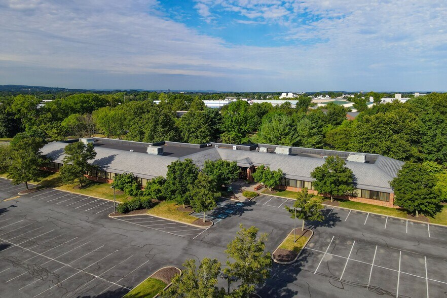 More Photos Of 1660 Valley Center Pky, Bethlehem Office For Lease
