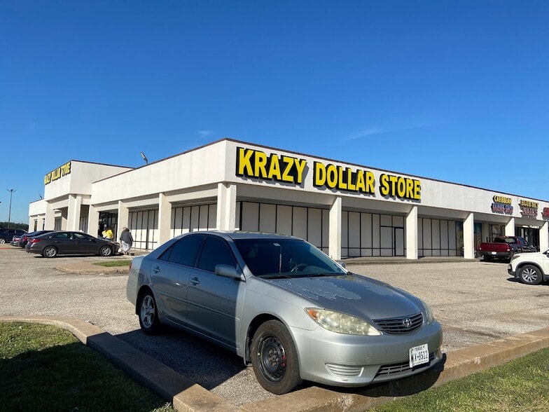 More Photos Of 9990 Kleckley Dr, Houston Unknown For Lease