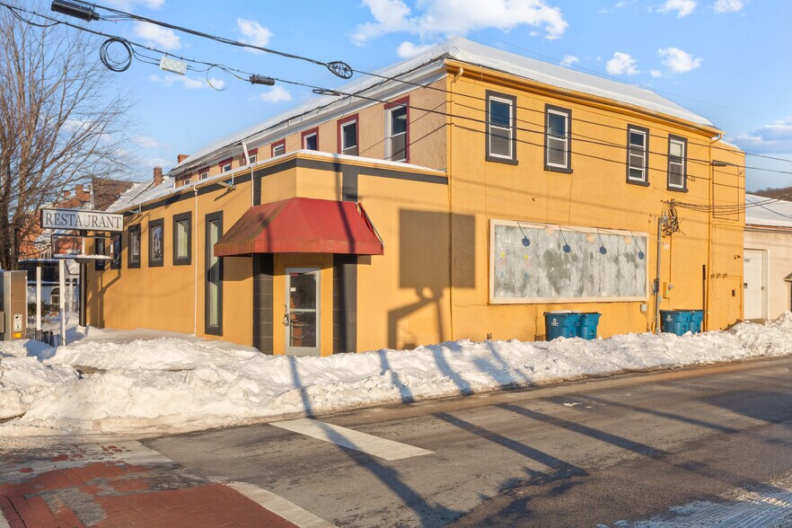 More Photos Of 194-198 Main St, Emmaus Restaurant For Sale