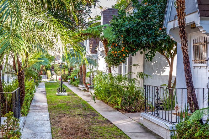 More Photos Of 537-545 1/2 N Orange Dr, Los Angeles Apartments For Sale