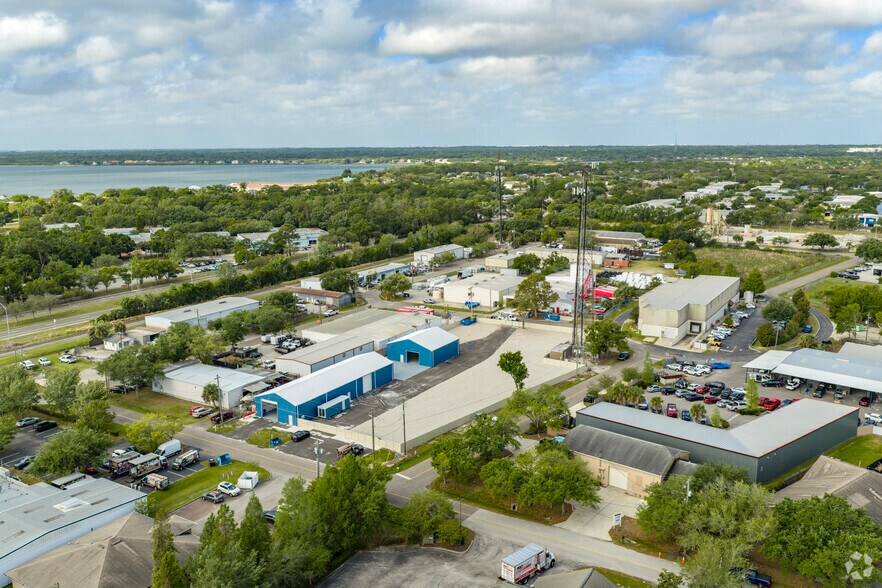 More Photos Of 120 Pinckney St, Oldsmar Warehouse For Lease
