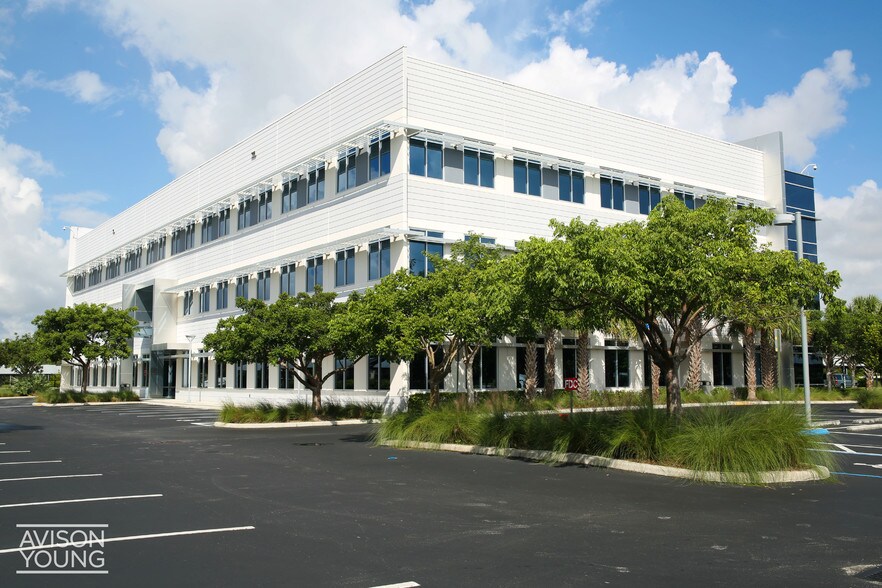 More Photos Of 1825 NW Corporate Blvd, Boca Raton Office For Lease