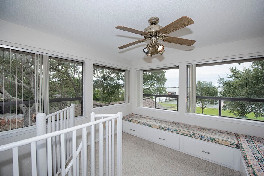 More Photos Of 3821 Nasa Pky, El Lago Lodge Meeting Hall For Sale