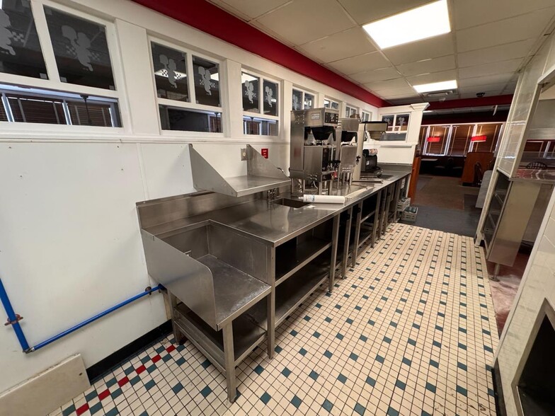 More Photos Of 1830 Columbus Ave, Washington Court House Restaurant For Sale