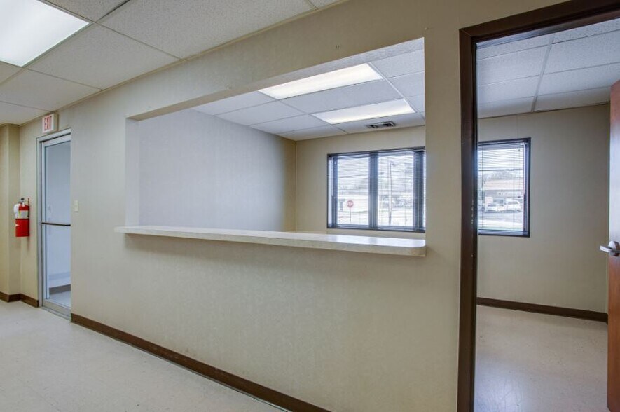 More Photos Of 1400 Hatcher Ln, Columbia Healthcare For Lease