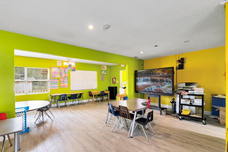 More Photos Of 4607 N Pine Hills Rd, Orlando Office Residential For Sale