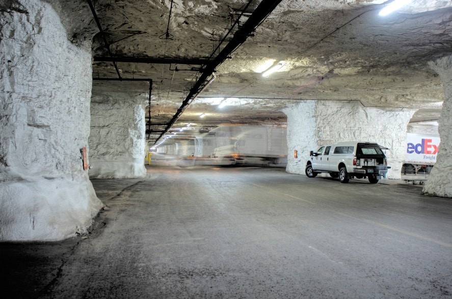 Primary Photo Of 8800 NE Underground Dr, Kansas City Warehouse For Lease