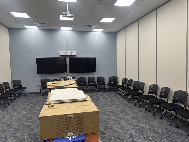 More Photos Of 7053 Rivers Ave, Charleston Office For Sale