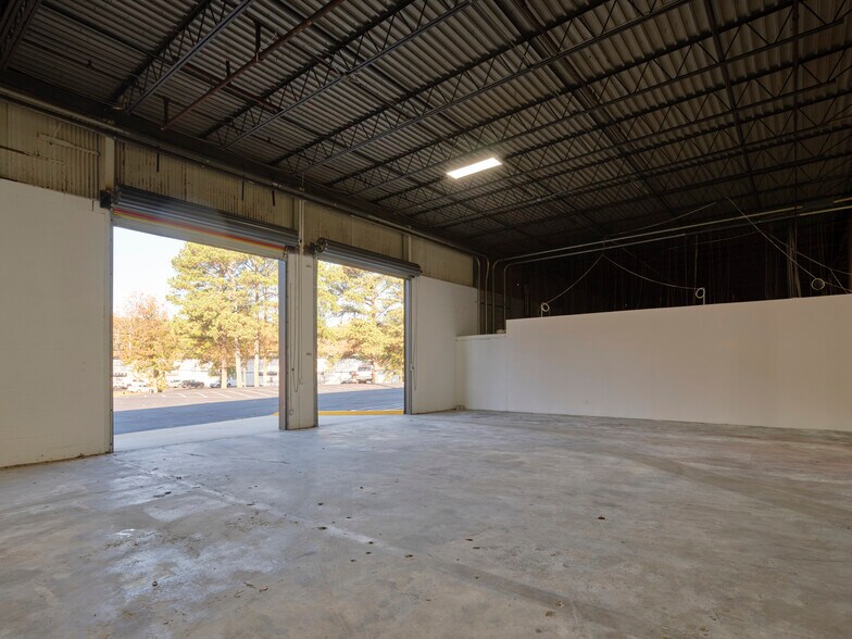 More Photos Of 3645 Oakcliff Rd, Doraville Warehouse For Lease