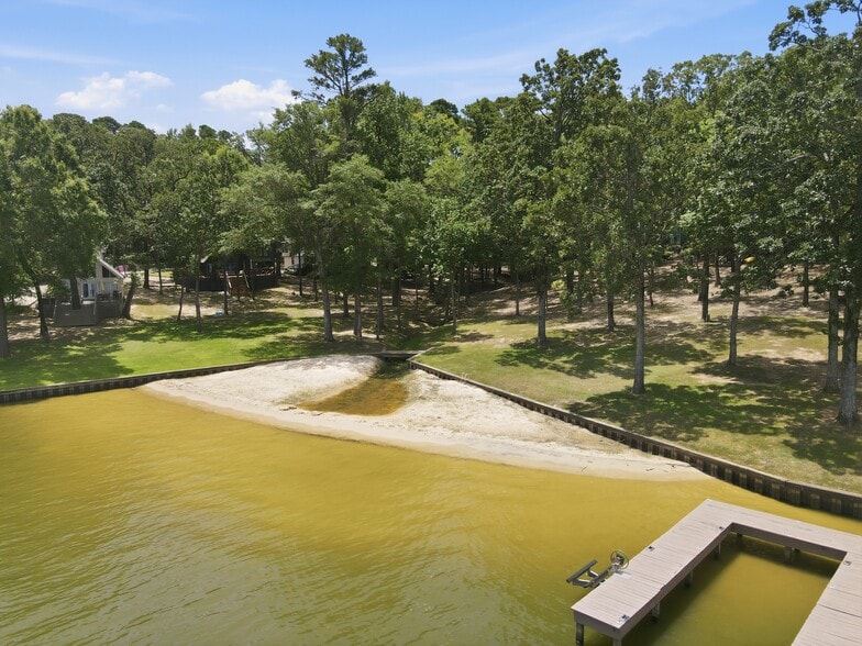 More Photos Of 104 Barker Creek Dr, Scroggins Specialty For Sale