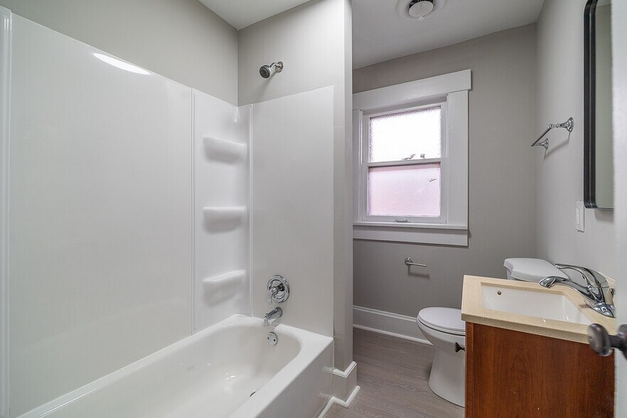 More Photos Of 16-20 W Park St, Westerville Apartments For Sale