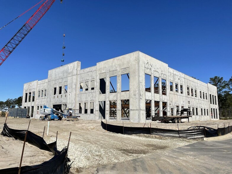 More Photos Of 1176 E Cutlar Crossing, Leland Medical For Sale