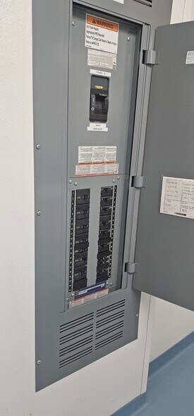 More Photos Of 218 S F St, Lake Worth Beach Warehouse For Sale