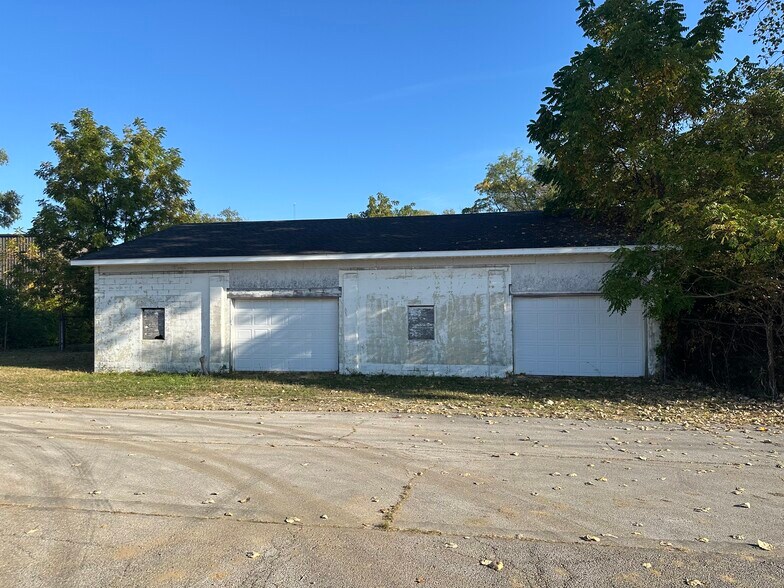 Primary Photo Of 226 Thomas st, Fostoria Flex For Sale