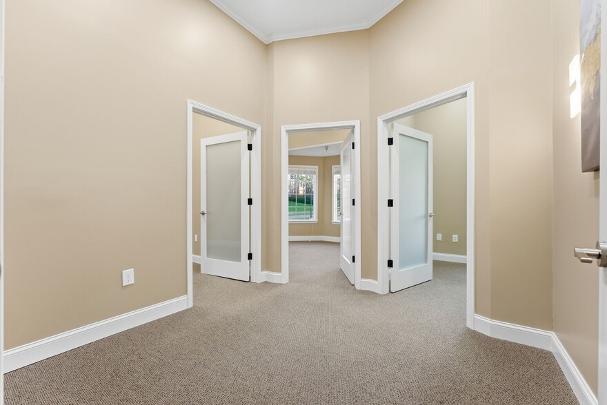 More Photos Of 311 S Royal Oaks Blvd, Franklin Medical For Sale