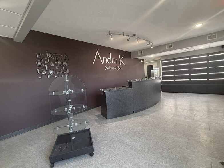 More Photos Of 615 Smith Street, Clearwater Freestanding For Sale