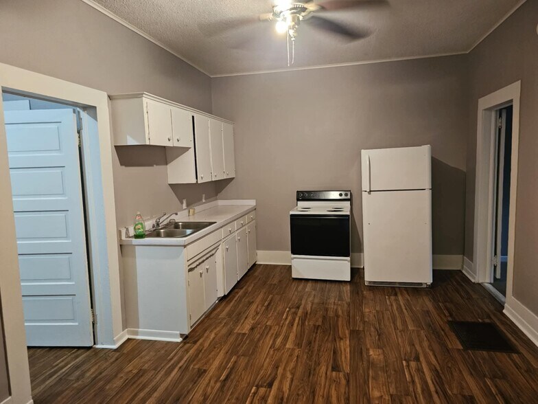 More Photos Of 630 Worth St, Hemphill Multifamily For Sale