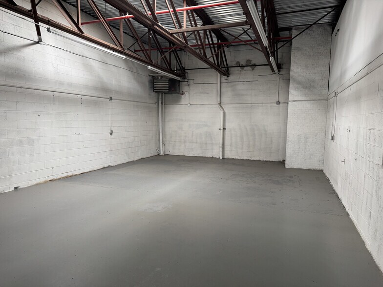 More Photos Of 23-53 Rome St, Newark Warehouse For Lease