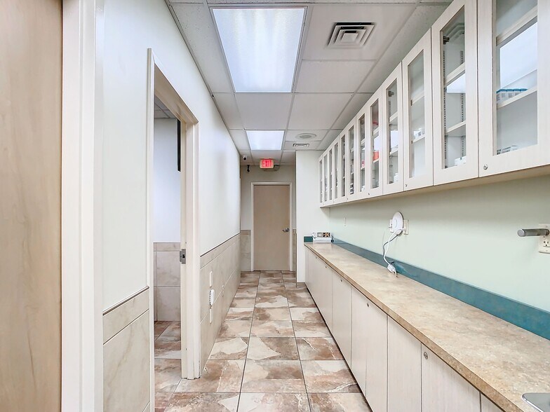 More Photos Of 7313 Lake Underhill Rd, Orlando Freestanding For Sale