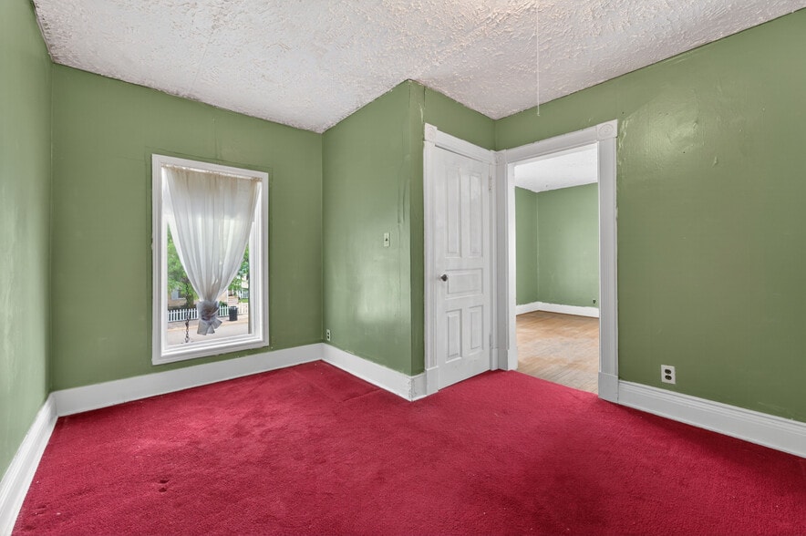 More Photos Of 209 N Main St, Belleville Medical For Sale