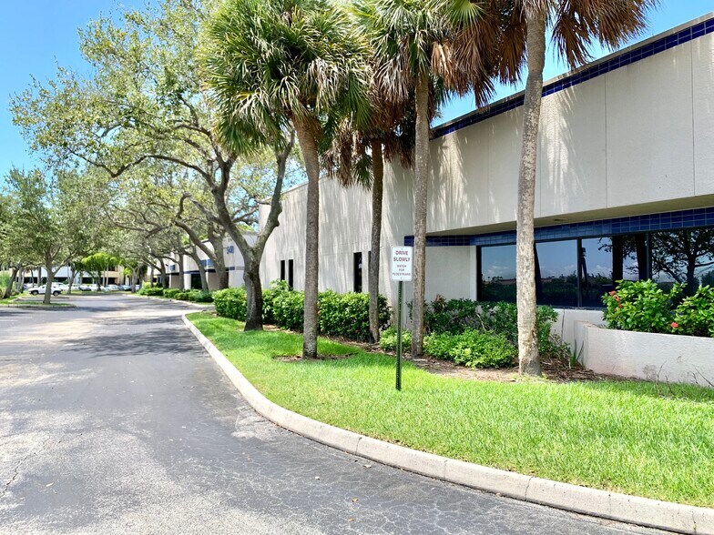 More Photos Of 5410-5430 NW 33rd Ave, Fort Lauderdale Unknown For Lease