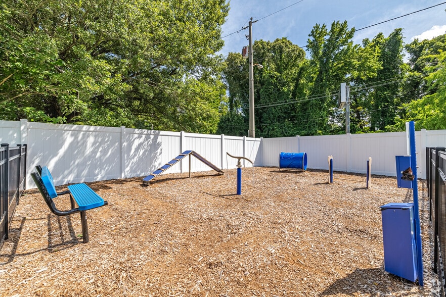 More Photos Of 6139 Edward St, Norfolk Apartments For Sale