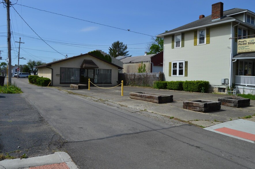 Primary Photo Of 120 W 6th Ave, Lancaster Showroom For Sale