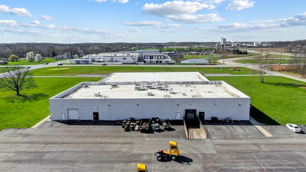 More Photos Of 2025 E 4th St, Lima Light Manufacturing For Lease