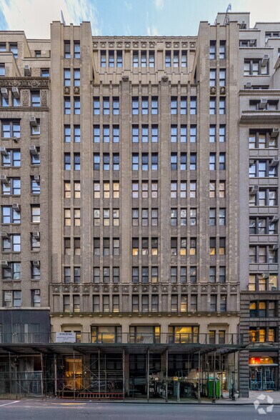 Primary Photo Of 256 W 38th St, New York Loft Creative Space For Lease