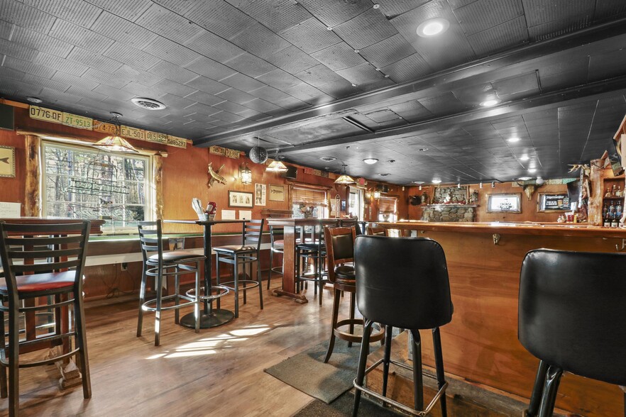 More Photos Of 9933 Bear Creek Blvd, Bear Creek Township Restaurant For Sale