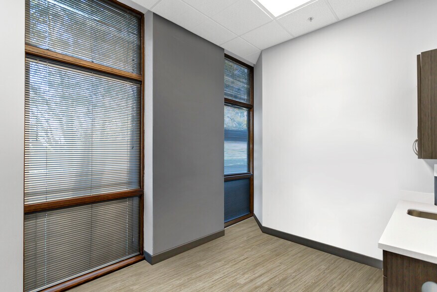 More Photos Of 1000 Randall Rd, Geneva Medical For Sale