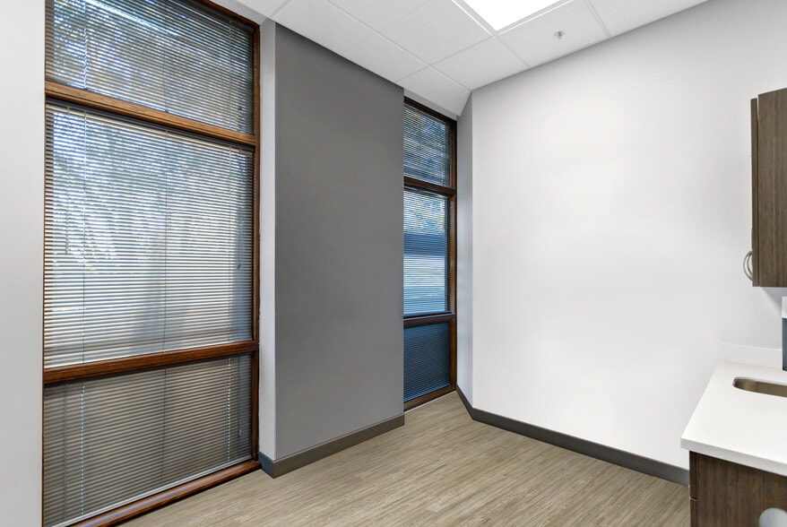 More Photos Of 1000 Randall Rd, Geneva Medical For Sale