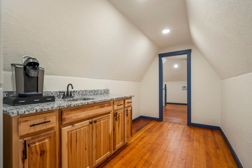 More Photos Of 1823 W 51st St, Tulsa Freestanding For Sale
