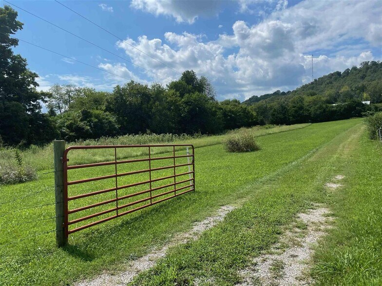 Primary Photo Of 391 Old Dixie Hwy, Horse Cave Land For Lease
