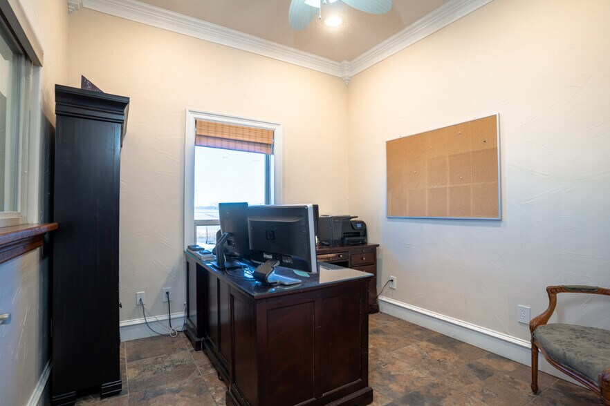 More Photos Of 8475 County Road 156, Kaufman Office For Sale