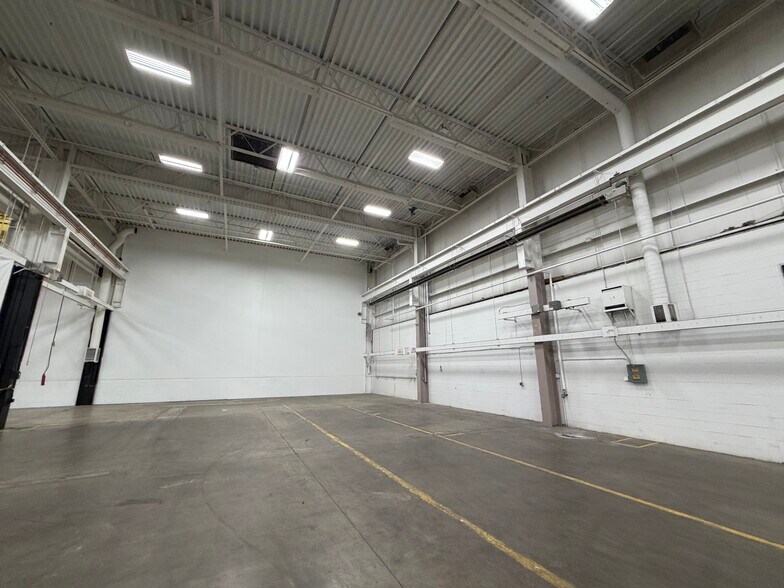 More Photos Of 975 Lombardi Ave, Green Bay Manufacturing For Lease