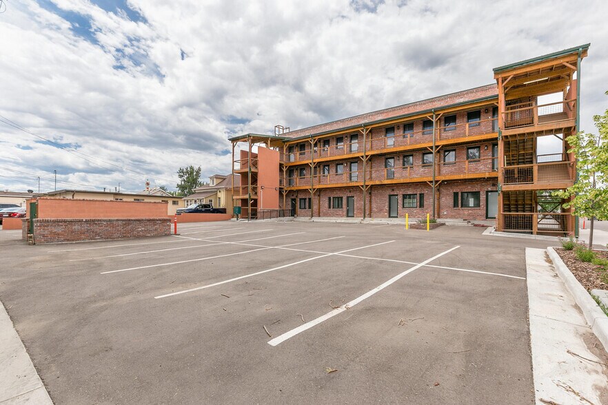 More Photos Of 3800 S Broadway, Englewood Apartments For Lease