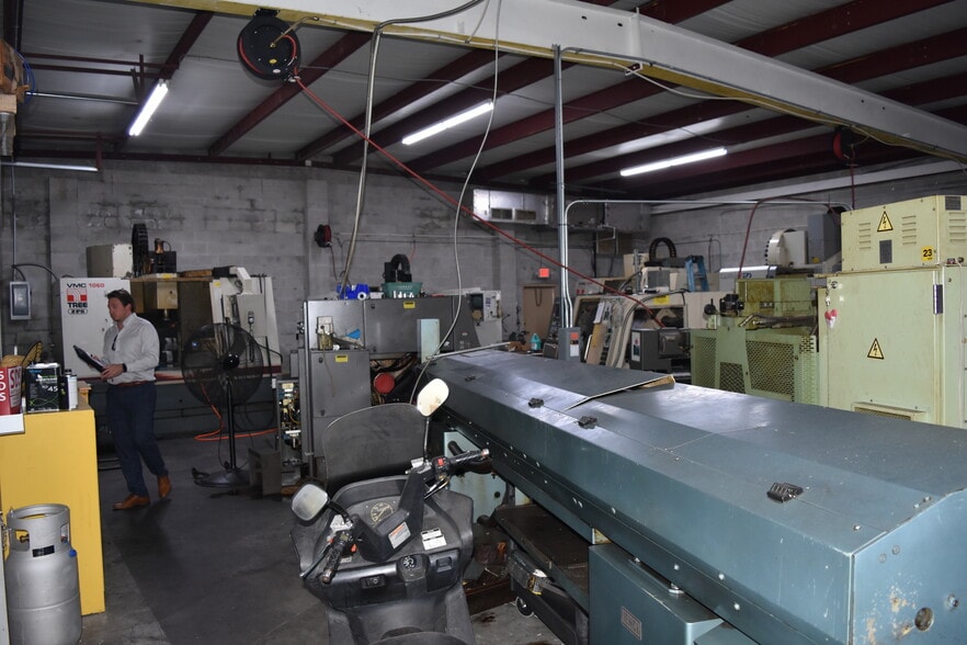 More Photos Of 11715 87th St N, Largo Warehouse For Sale