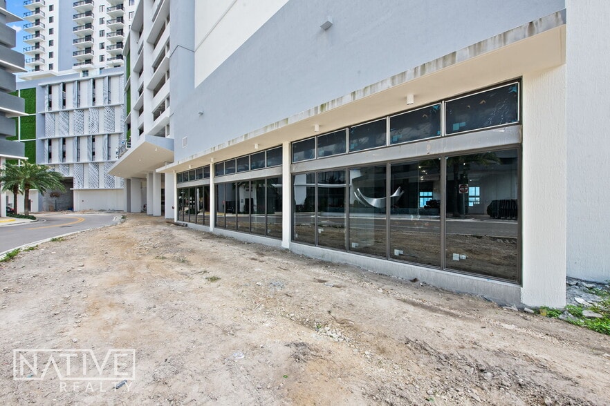 More Photos Of 16375 Biscayne Blvd, North Miami Beach Apartments For Lease